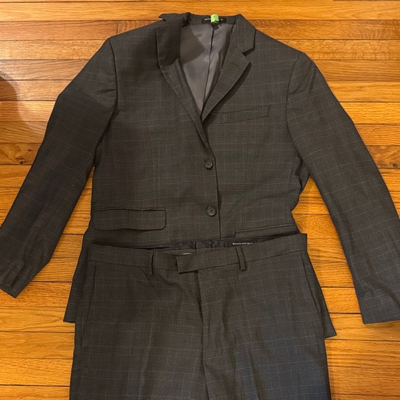 Banana Republic Charcoal Gray Suit